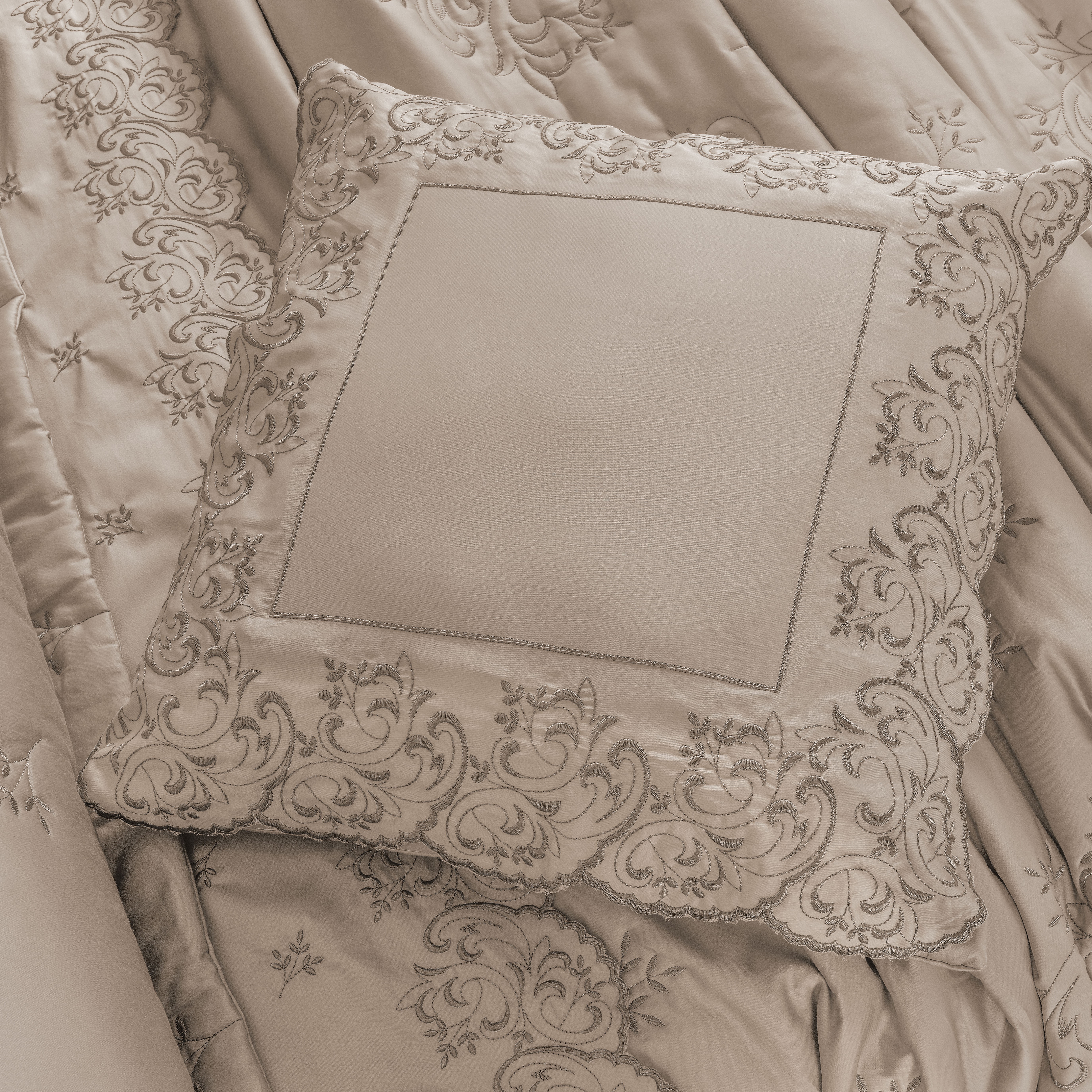 ALMOFADA ANDORRA CAPA E REFIL  - BORDADA - 400 FIOS -100 % ALGODÃO foto adicional 1