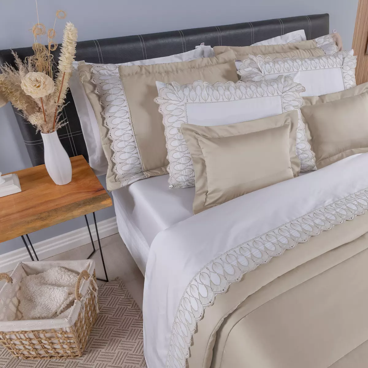 JOGO DE CAMA BORDADO KING ROYALE  4 PEÇAS - 400 FIOS - PURO ALGODÃO foto adicional 3