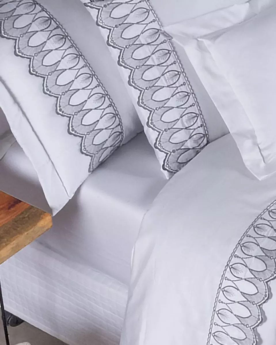 JOGO DE CAMA BORDADO QUEEN ROYALE  4 PEÇAS - 400 FIOS - ALGODÃO foto adicional 1