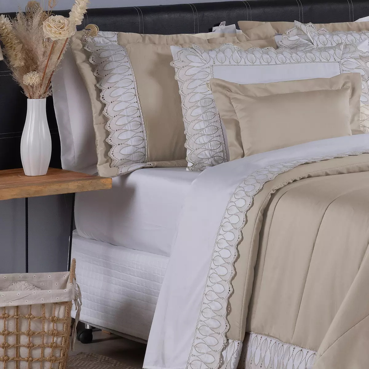 JOGO DE CAMA BORDADO QUEEN ROYALE  4 PEÇAS - 400 FIOS - ALGODÃO foto adicional 4