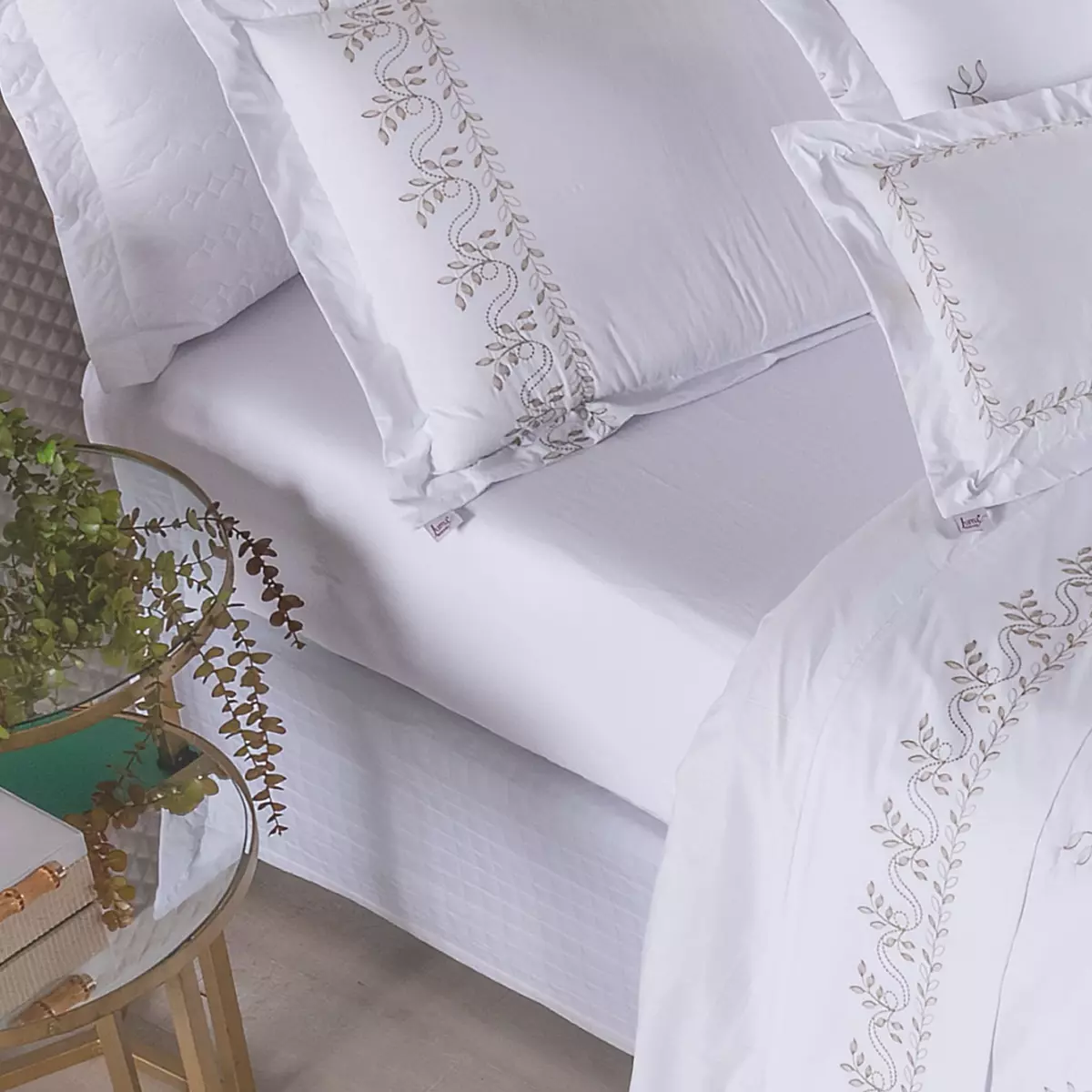 JOGO DE CAMA BORDADO QUEEN GARDEN  4 PEÇAS foto adicional 3