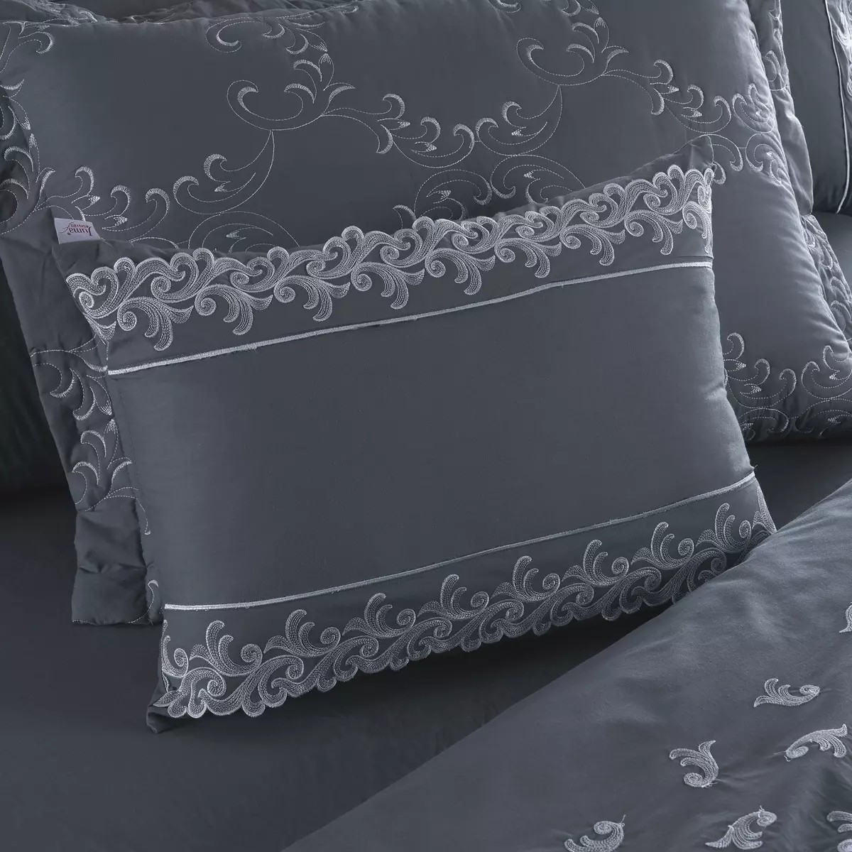 ALMOFADA SELECT BORDADA  - CAPA E REFIL - ABAS NOS QUATRO LADOS 44CM X 33 CM foto adicional 4