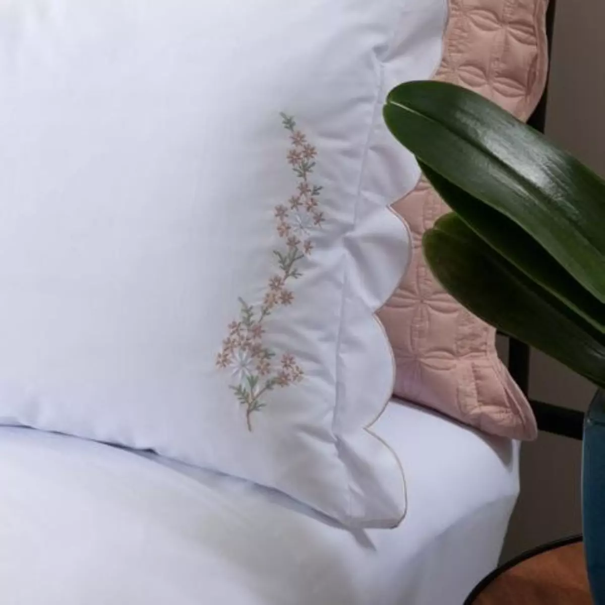 JOGO DE CAMA QUEEN VERENNA 04 PEÇAS  - PERCAL 250 FIOS - BORDADO foto adicional 3