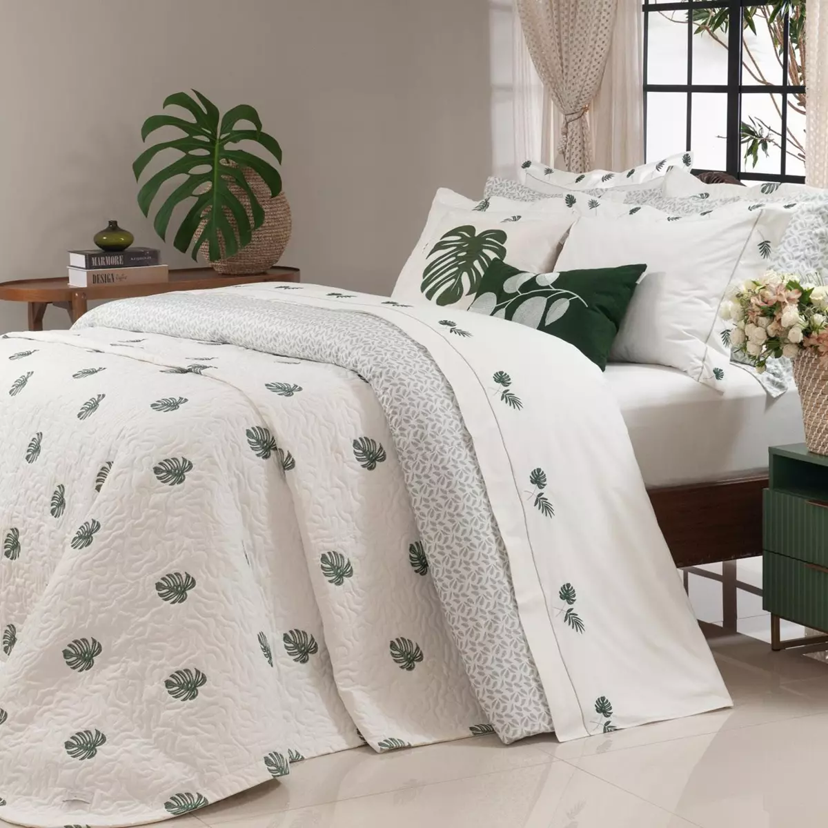 COBRE LEITO KING PRIMAVERA 03 PEÇAS - PERCAL 200 FIOS - MATELADO, BORDADO