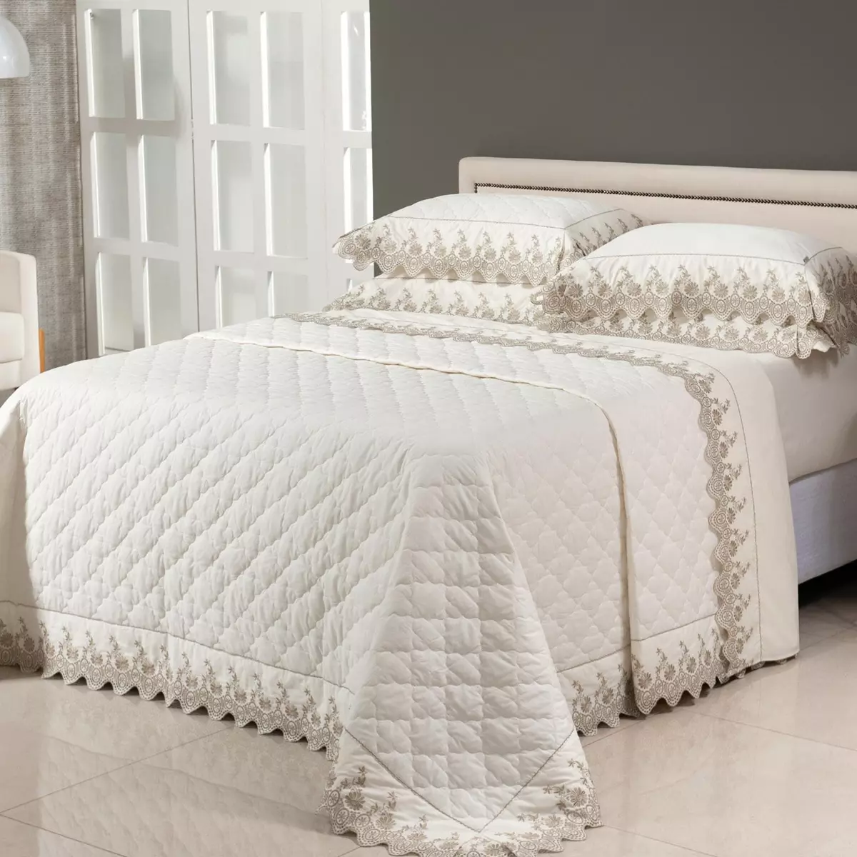 COBRE LEITO SUPER KING BORDADO ELEGANZA 3 PEÇAS foto adicional 7