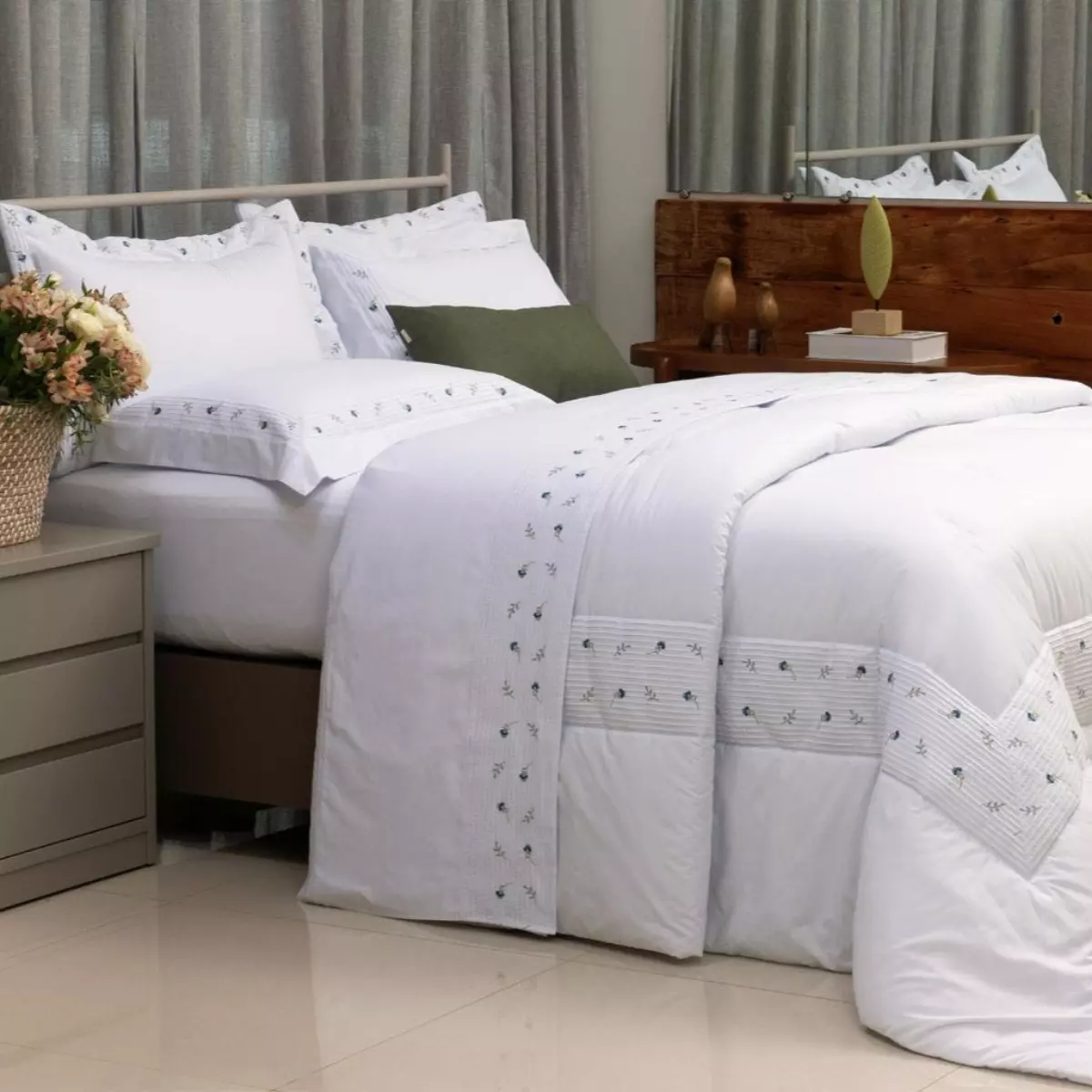 KIT EDREDOM BORDADO KING ESPLENDORE 3 PEÇAS