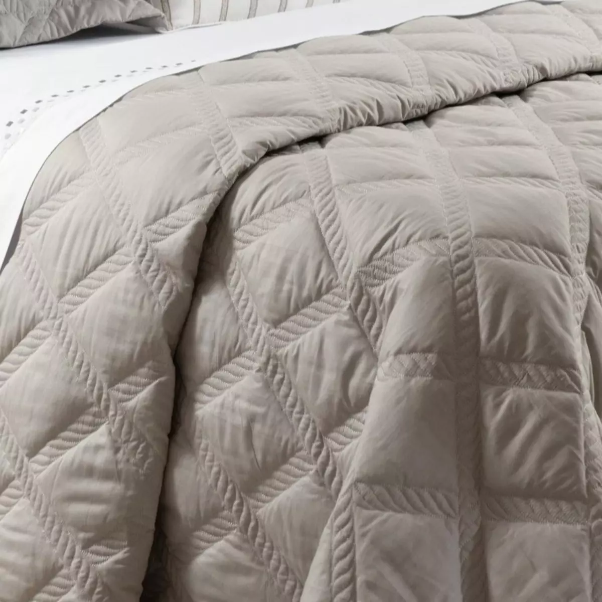 COBRE LEITO KING LUMI 3 PEÇAS - BORDADO - MATELASSADO foto adicional 3