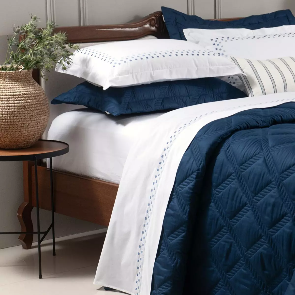 JOGO DE CAMA KING LUMI  4 PEÇAS - BORDADO