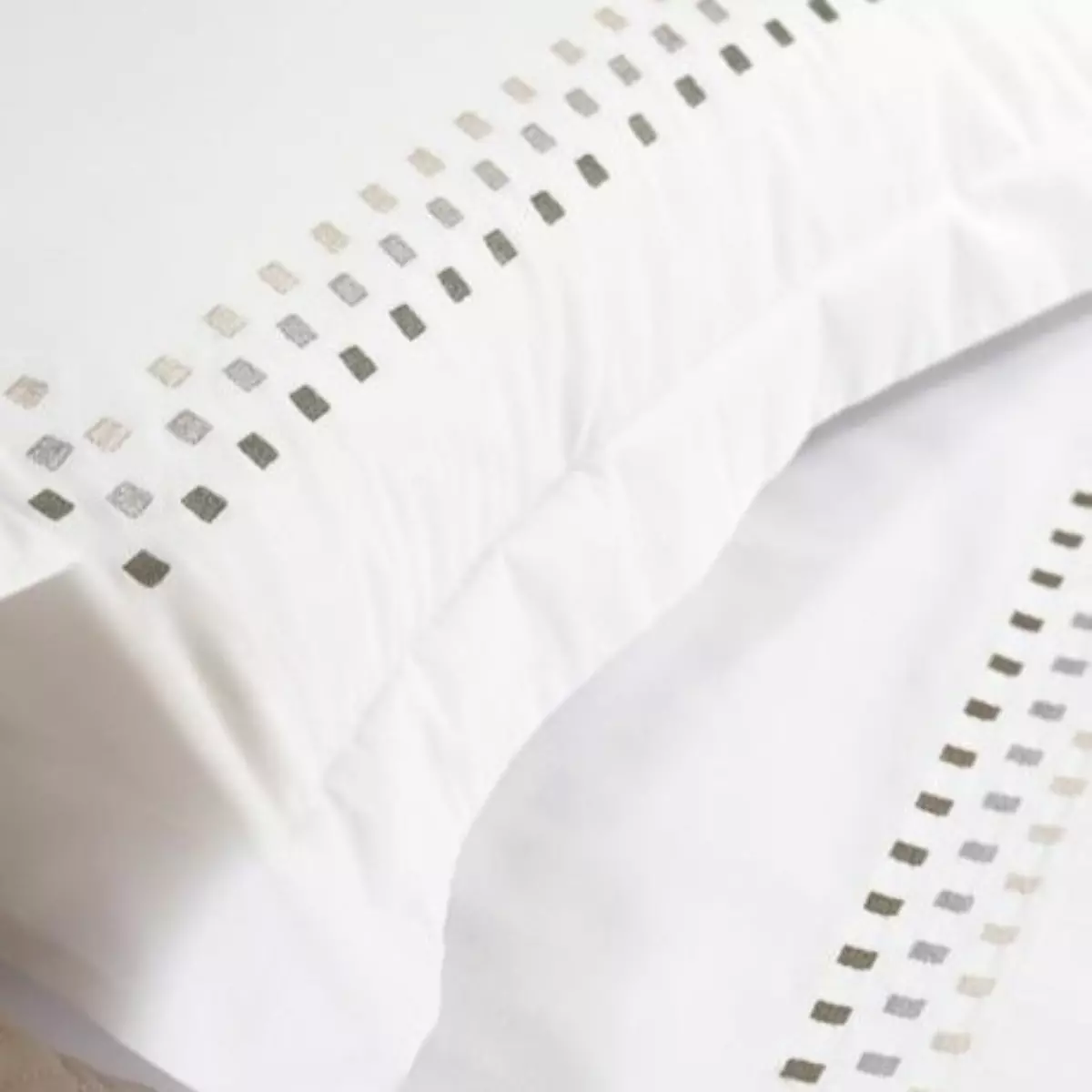 JOGO DE CAMA KING LUMI  4 PEÇAS - BORDADO foto adicional 7