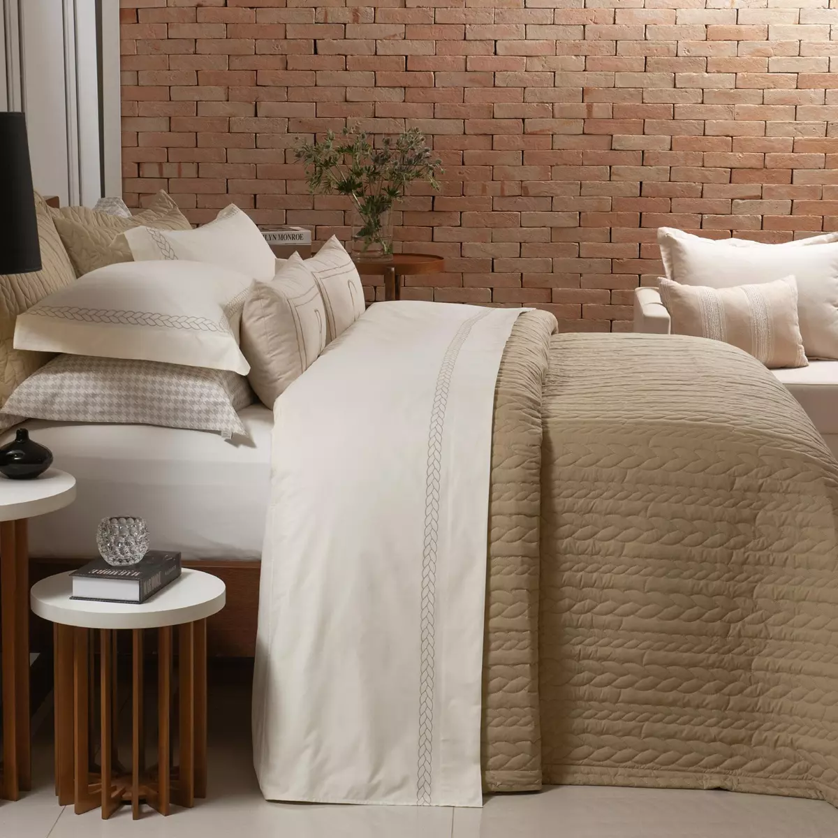 JOGO DE CAMA  QUEEN TRESSER  4 PEÇAS - BORDADO foto adicional 1