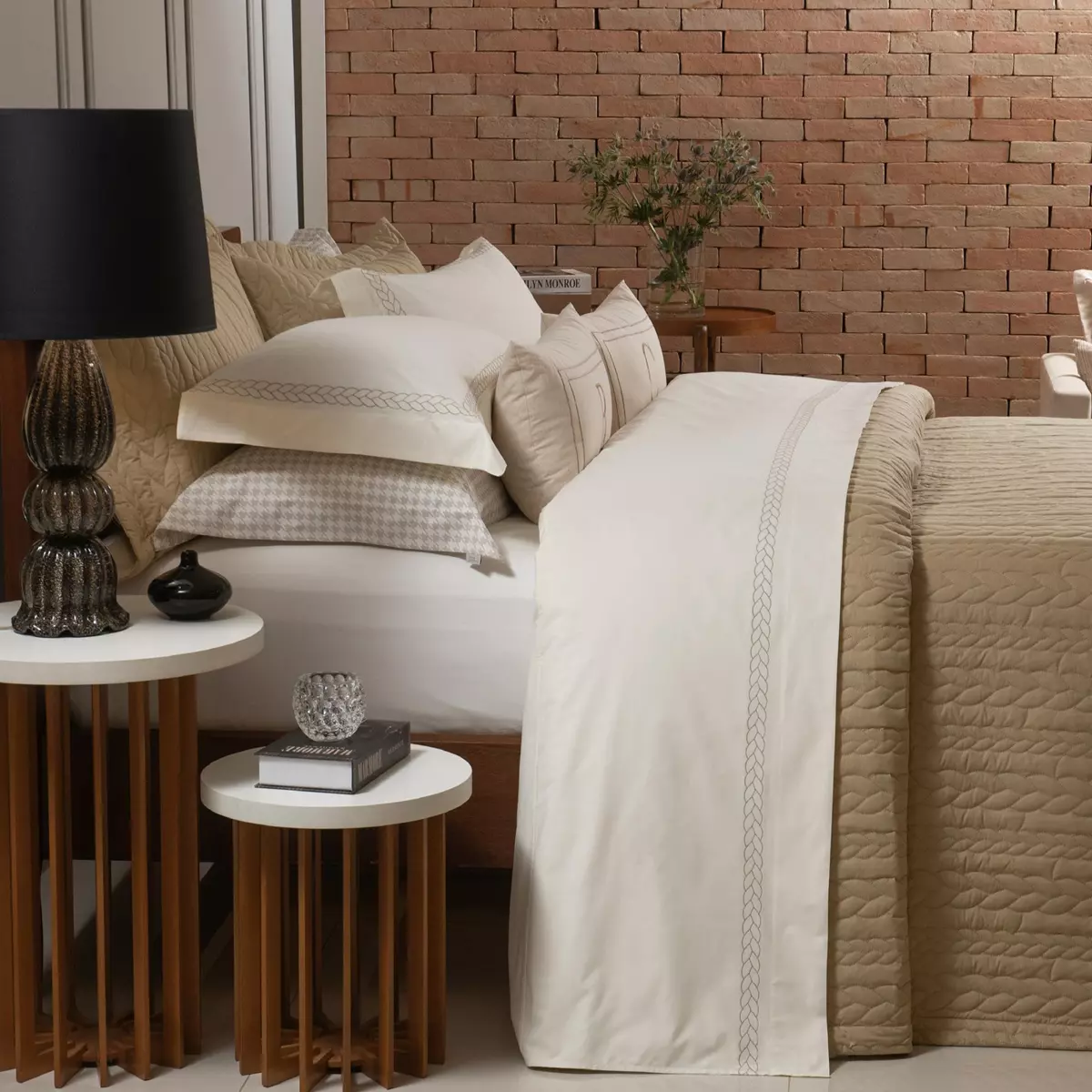 JOGO DE CAMA KING TRESSER 4 PEÇAS - BORDADO