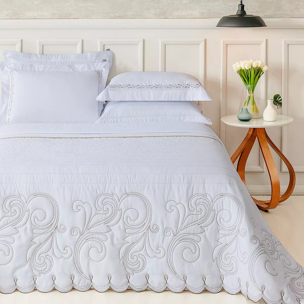 KIT ENXOVAL QUEEN VERSÁTILE DUO 06 PEÇAS - MATELASSADO E BORDADO - 4 CORES DISPONÍVEIS foto adicional 3