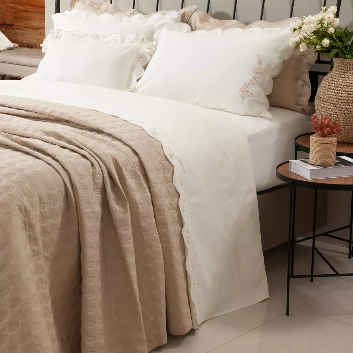 COBRE LEITO SUPER KING VERENNA BORDADO 03 PEÇAS  - PERCAL 250 FIOS foto adicional 1