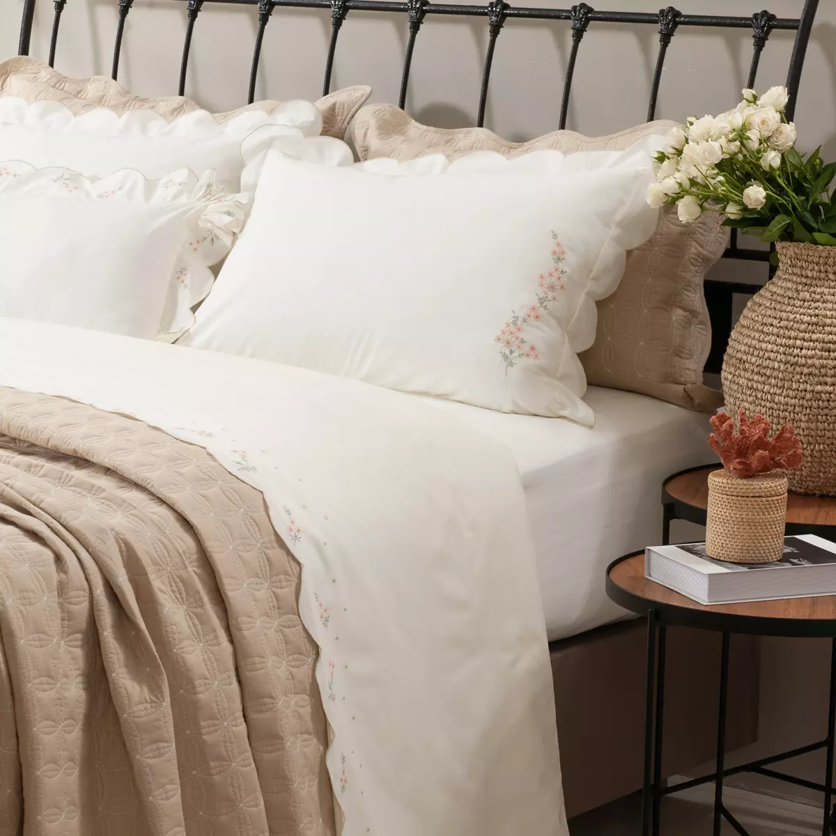  JOGO DE CAMA KING VERENNA 04 PEÇAS  - PERCAL 250 FIOS - BORDADO