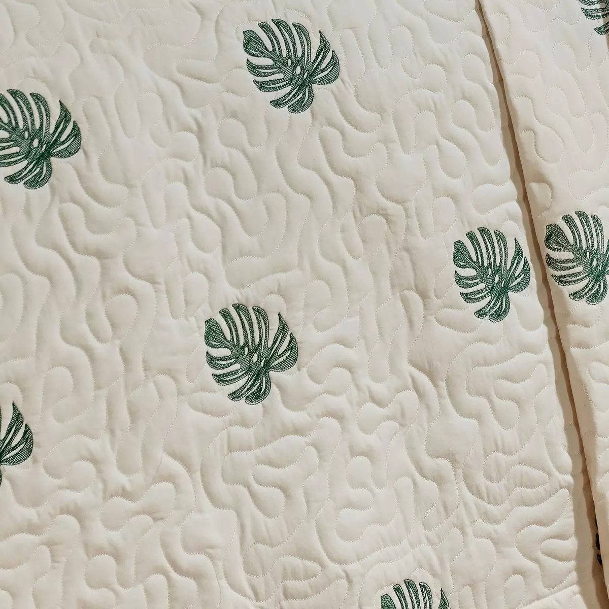 COBRE LEITO SUPER KING PRIMAVERA 03 PEÇAS - PERCAL 200 FIOS - MATELADO - BORDADO foto adicional 2