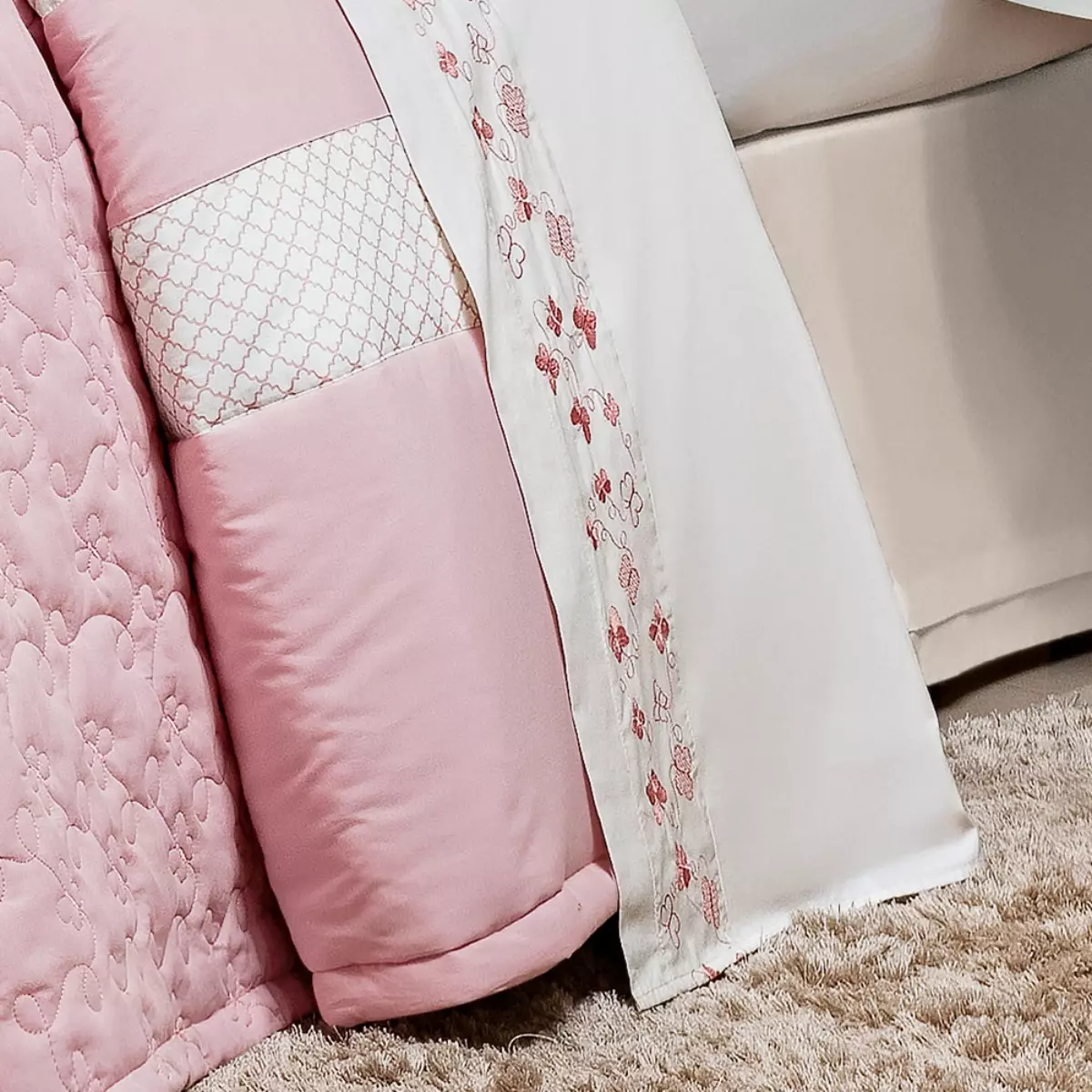 JOGO DE CAMA CASAL AMALF 04 PEÇAS -  PERCAL 200 FIOS - BORDADO foto adicional 2