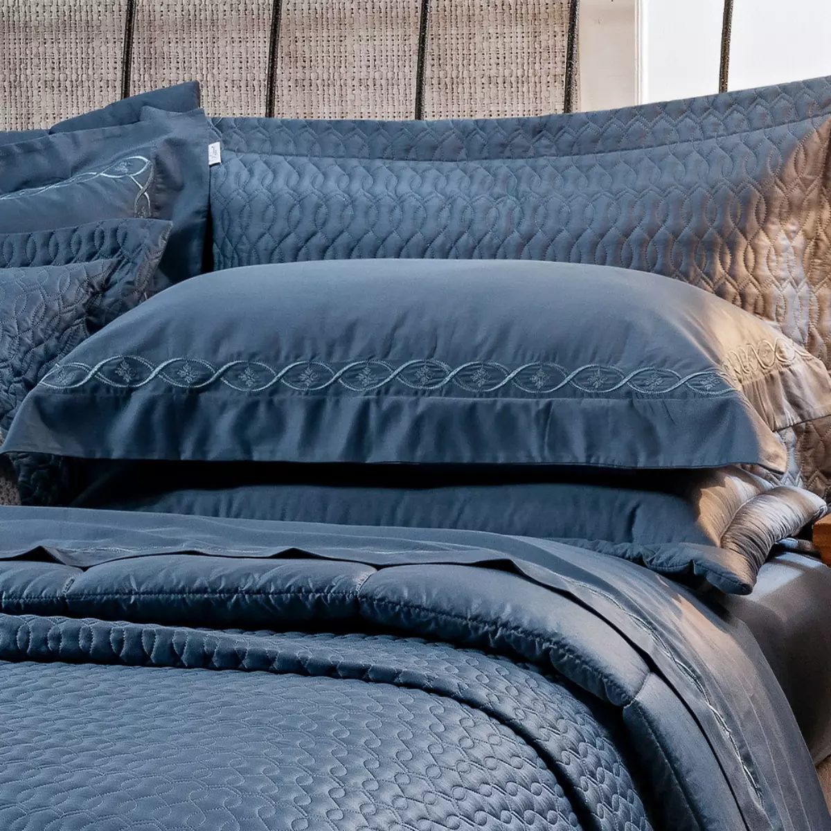 JOGO DE CAMA KING AYLA BORDADO 4 PEÇAS - 400 FIOS EGIPCIOS