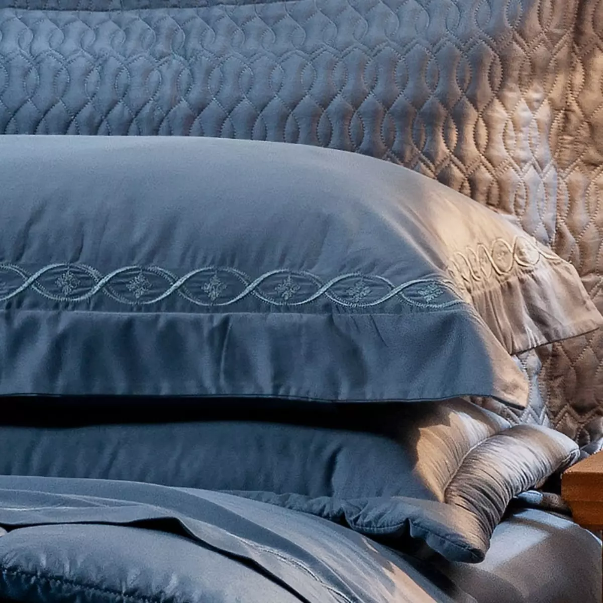 JOGO DE CAMA QUEEN AYLA BORDADO 4 PECAS - 400 FIOS EGIPCIOS foto adicional 6