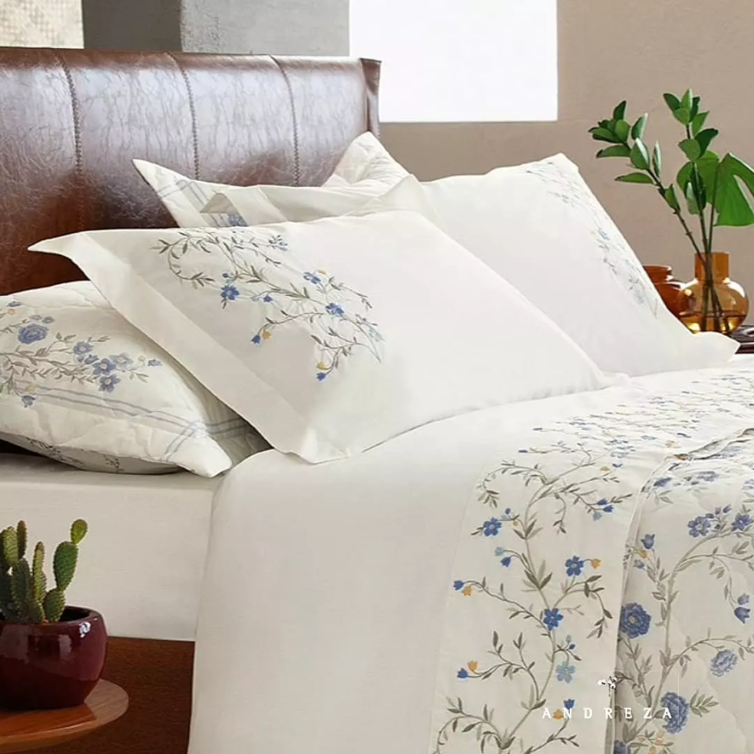 JOGO DE CAMA FLORAL KING LISLIE 4 PEÇAS - PERCAL 230 FIOS - ACAMENTO:  FRONHA  LOCALIZADA foto adicional 1