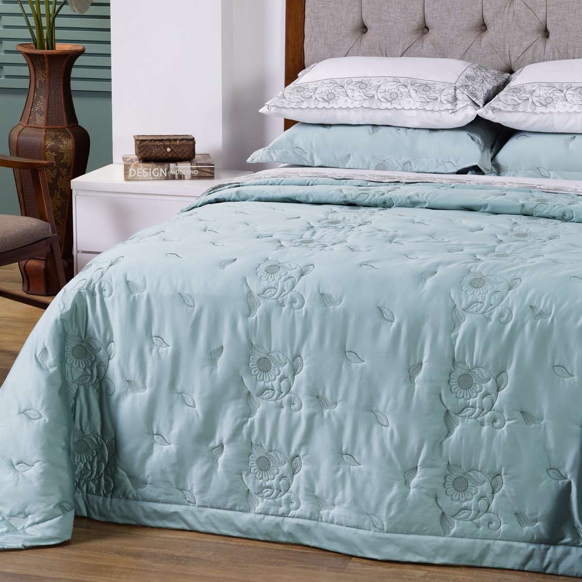 COBRE LEITO KING REQUINTE BORDADO 3 PEÇAS 400 FIOS ACETINADOS- MEDIDA DE SUPER KING foto adicional 1