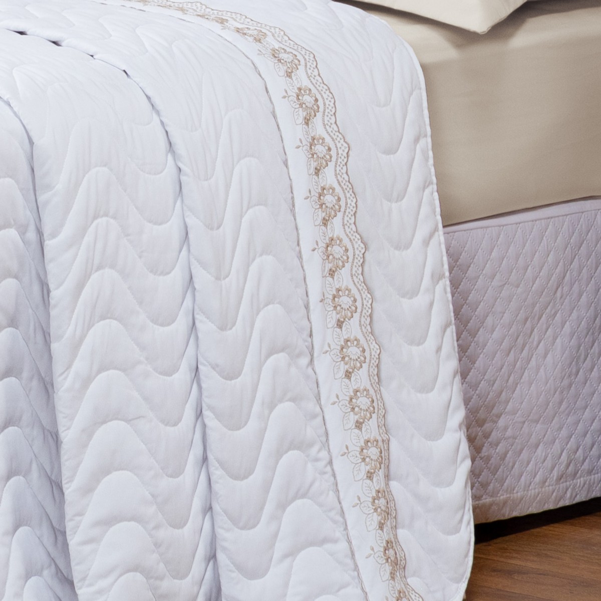 COBRE LEITO QUEEN  SUBLIME 3 PEÇAS - BORDADO- 200 FIOS foto adicional 8