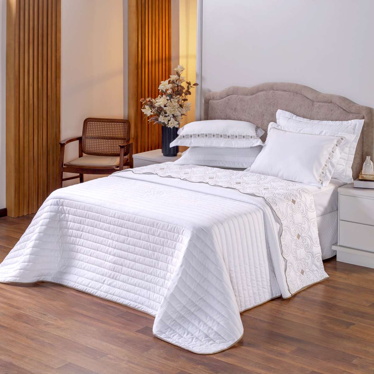 KIT ENXOVAL KING VERSÁTILE DUO 06 PEÇAS - MATELASSADO E BORDADO  ARABESCO