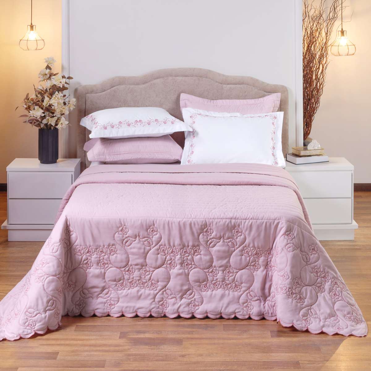 KIT ENXOVAL KING VERSÁTILE DUO 06 PEÇAS - MATELASSADO E BORDADO FLORAL